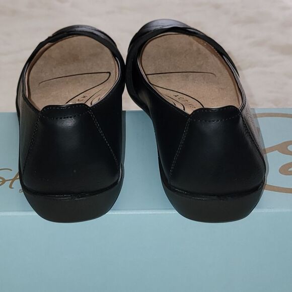 NIB LifeStride Northern Black Slip-on Flat Shoes w Active Arch Tech Size 9.5 - Picture 8 of 14